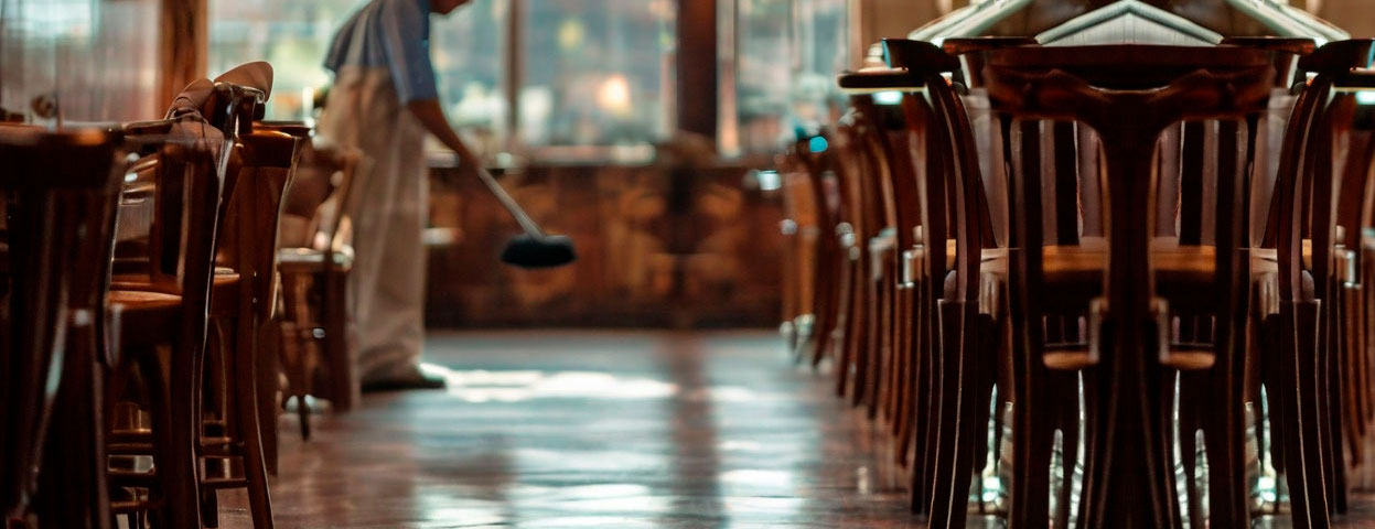 Уборка в ресторанах и гостиницах Уборка в ресторанах и гостиницах